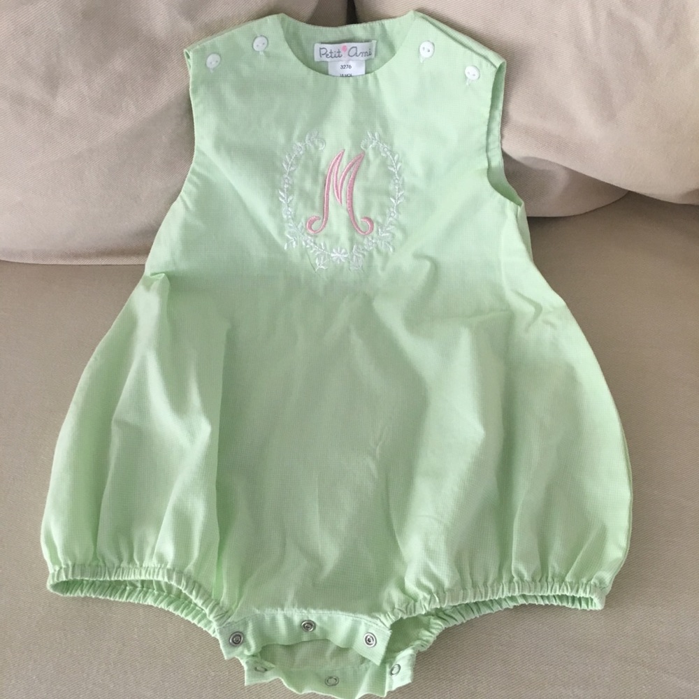 18m Light green gingham bubble, pink ‘M’ monogram